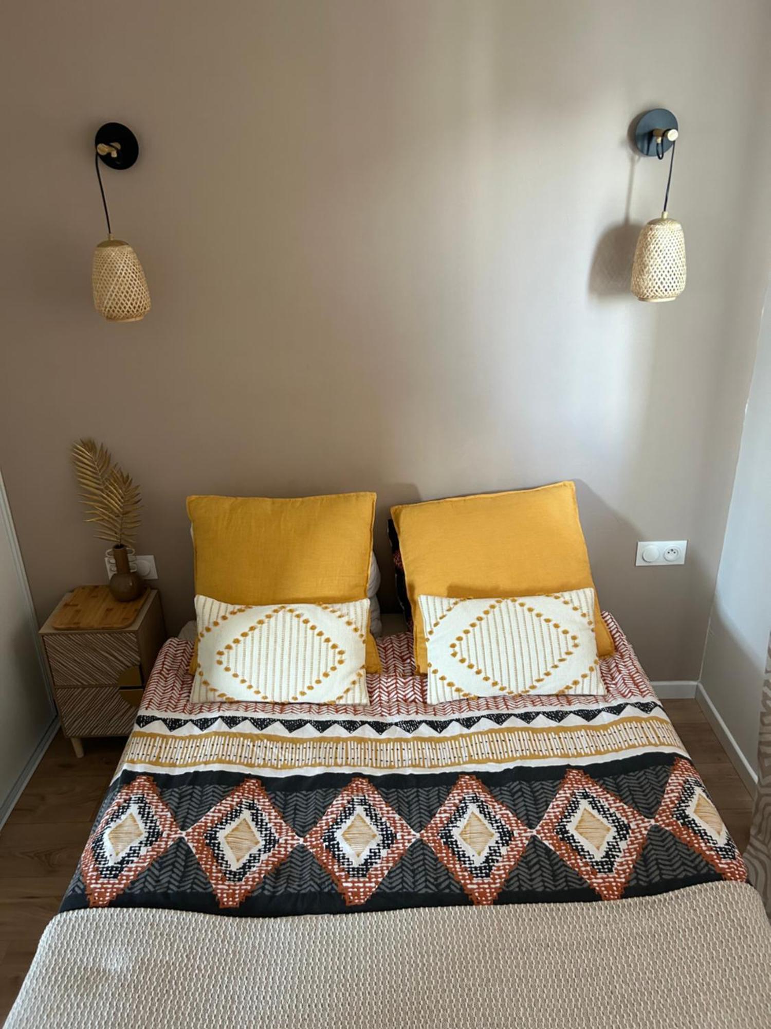 Studio Easy Check-In 8 Mins Disneyland 35 Mins Paris Free Starbucks Coffee Parking Wifi Bussy-Saint-Georges Exterior photo